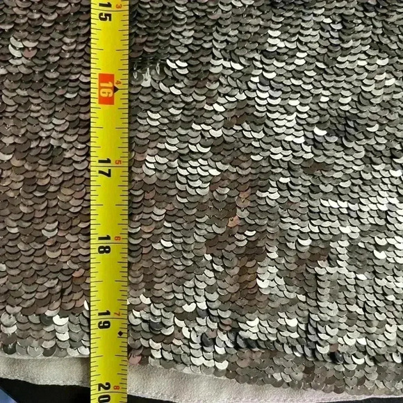 Alice + Olivia Silver Sequin Top - Sarita Short Sleeve Blouse Small Petite - Picture 8 of 12